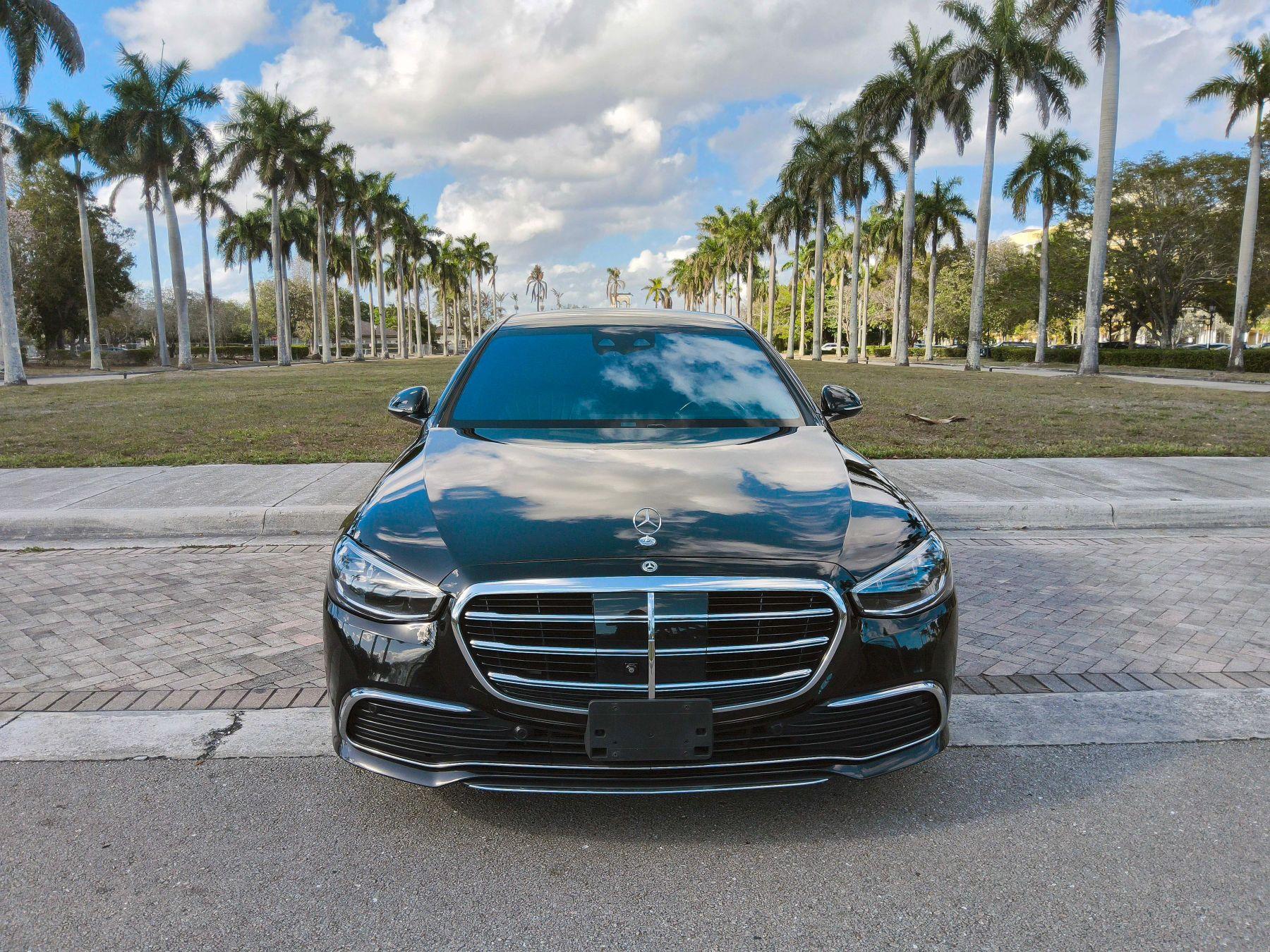 Mercedes-Benz S-Class - Thumbnail 3