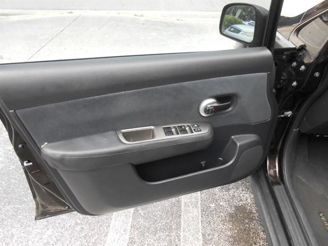 Nissan Versa S | Stock No: 14784 - Thumbnail 11