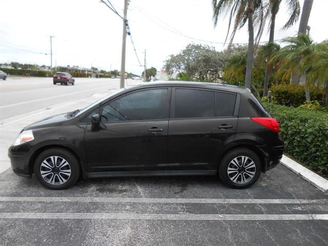 Nissan Versa S | Stock No: 14784 - Thumbnail 3