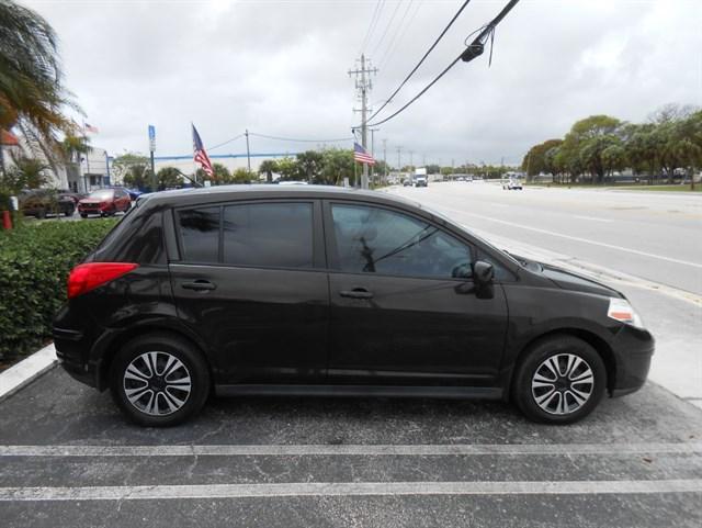 Nissan Versa S | Stock No: 14784 - Thumbnail 8