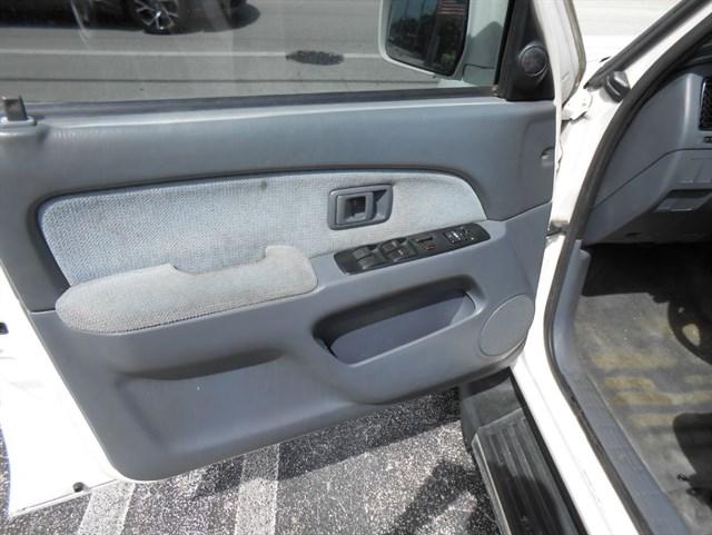 Toyota 4Runner Sr5 | Stock No: 14783 - Thumbnail 10