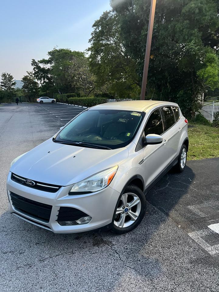 Ford Escape - Thumbnail 2