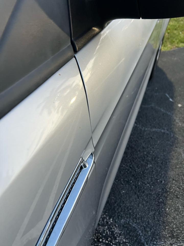 Ford Escape - Thumbnail 3