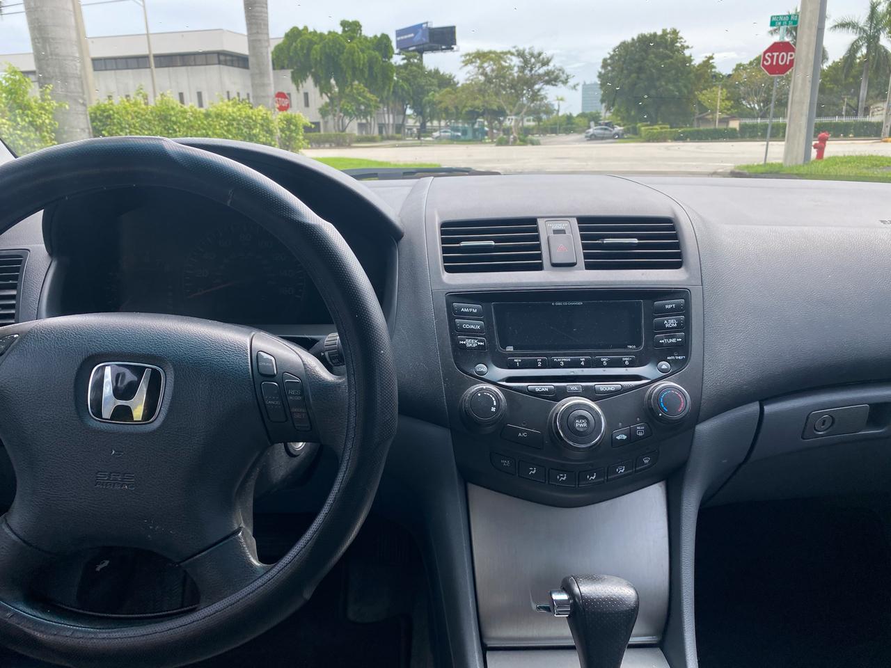 Honda Accord4-Door Sedan - Thumbnail 11