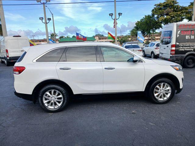 Kia Sorento - Thumbnail 11