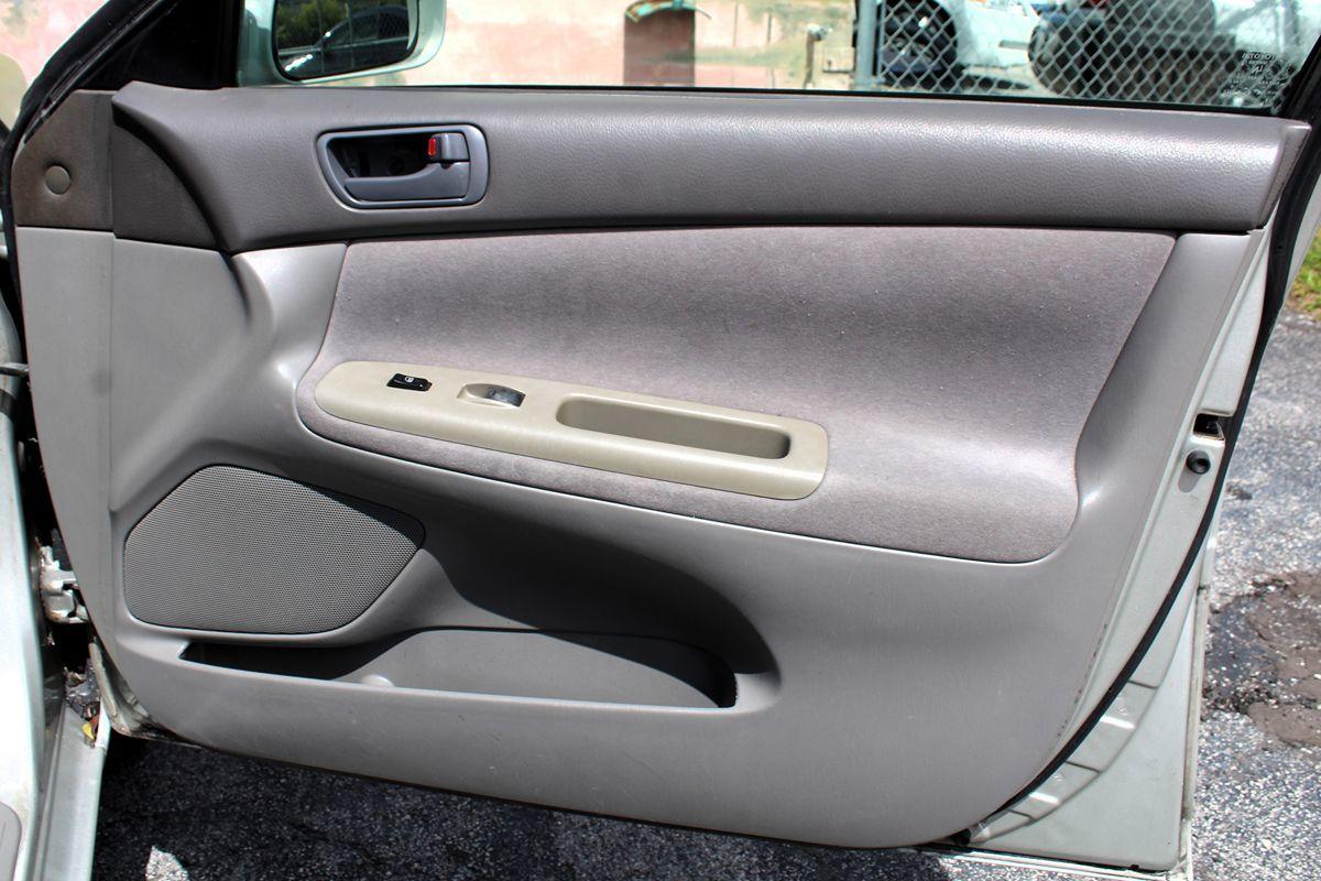 Toyota Camry Le Only $ Down** $85/Wk - Thumbnail 18