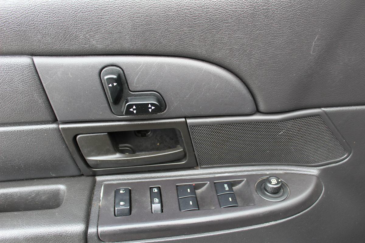 Ford Crown Victoria Police Only $2999 Down** $100Wk - Thumbnail 12