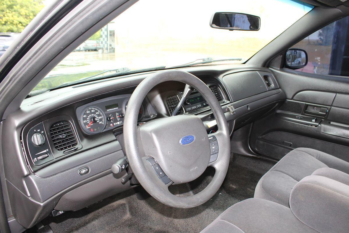 Ford Crown Victoria Police Only $2999 Down** $100Wk - Thumbnail 13