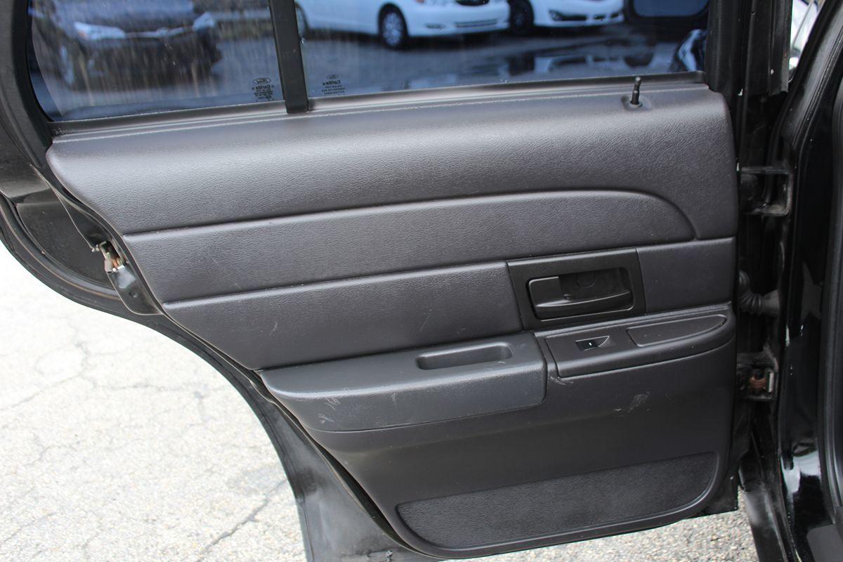 Ford Crown Victoria Police Only $2999 Down** $100Wk - Thumbnail 15