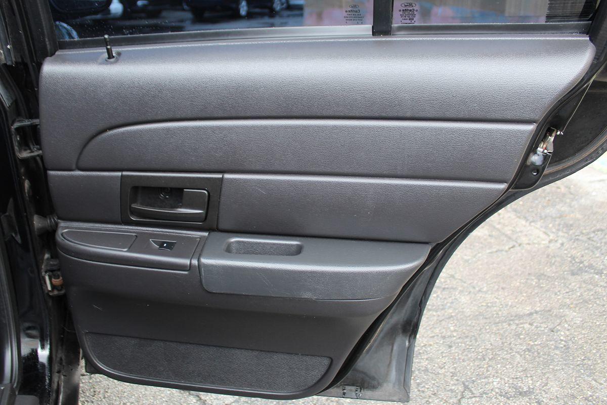 Ford Crown Victoria Police Only $2999 Down** $100Wk - Thumbnail 17