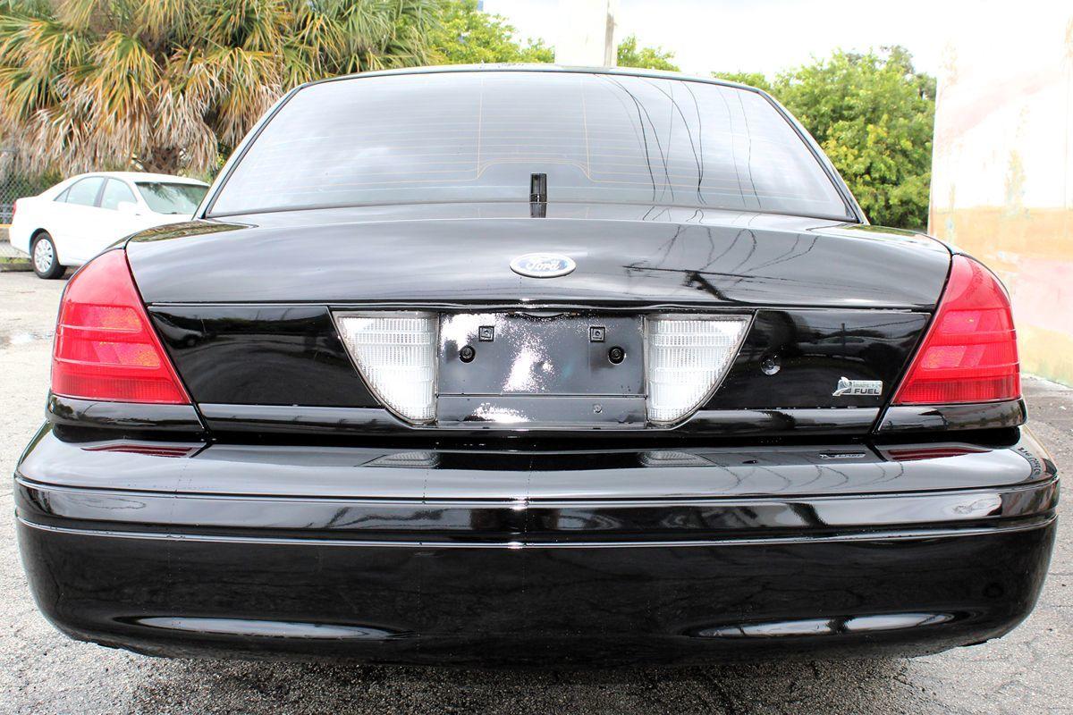 Ford Crown Victoria Police Only $2999 Down** $100Wk - Thumbnail 9