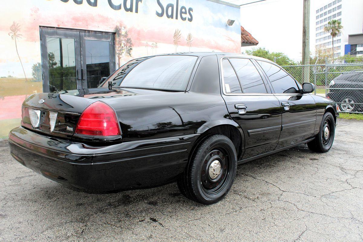 Ford Crown Victoria Police Only $2999 Down** $100Wk - Thumbnail 8