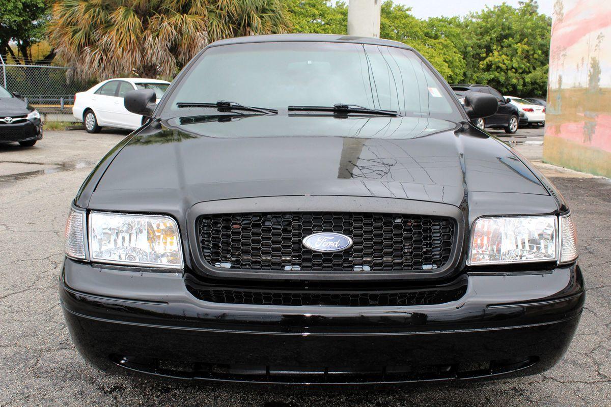 Ford Crown Victoria Police Only $2999 Down** $100Wk - Thumbnail 6