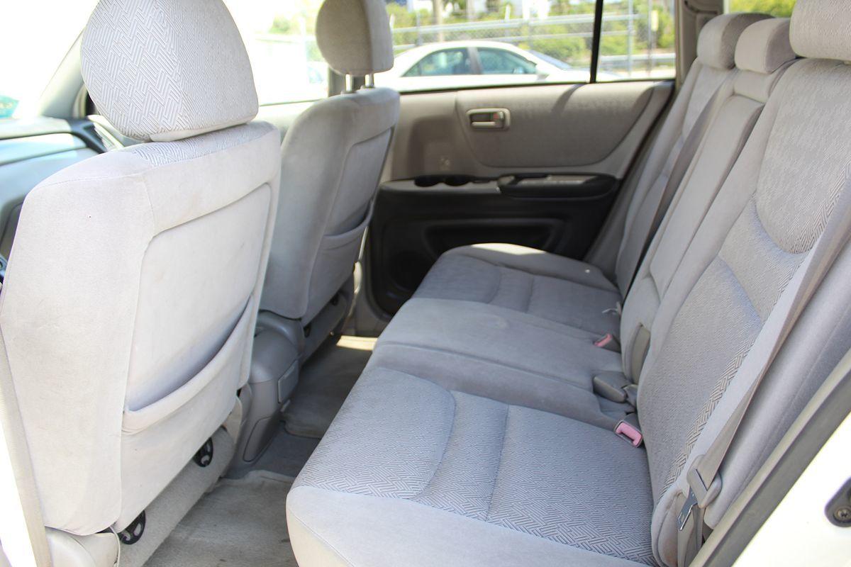 Toyota Highlander Only $3999 Down** $100Wk - Thumbnail 16