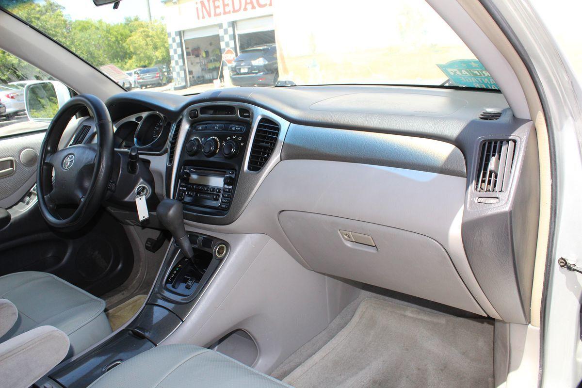 Toyota Highlander Only $3999 Down** $100Wk - Thumbnail 20