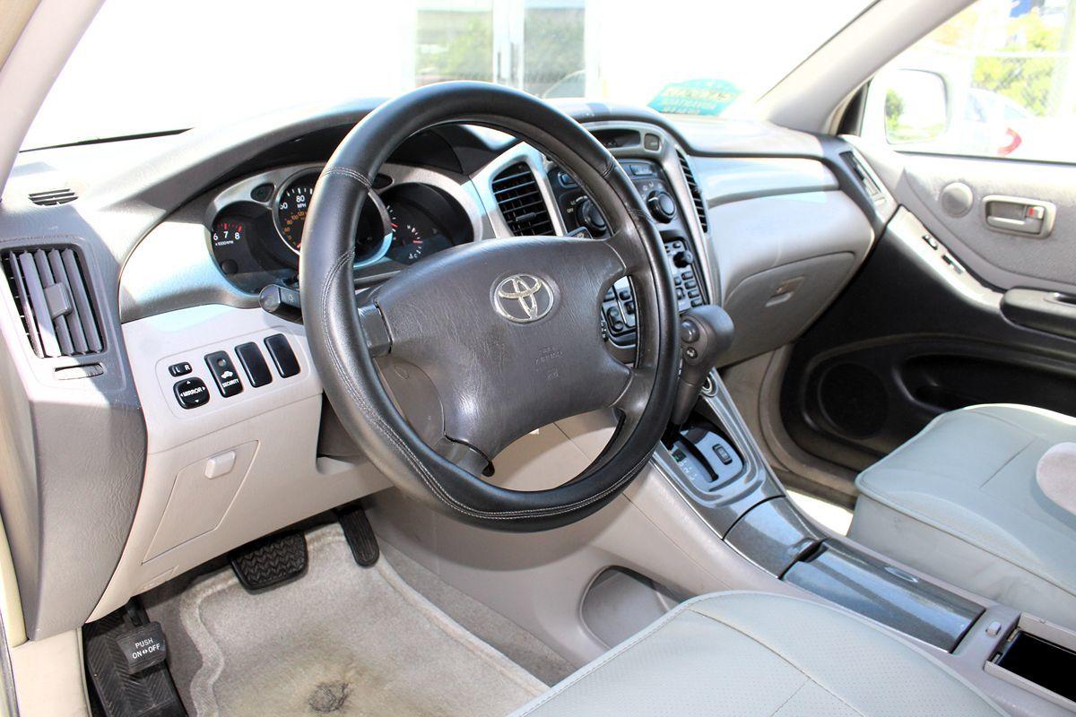 Toyota Highlander Only $3999 Down** $100Wk - Thumbnail 12