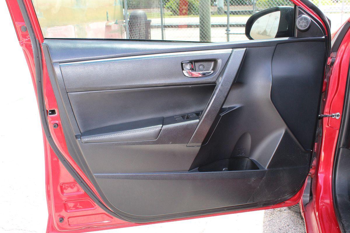 Toyota Corolla S Only $4999 Down** $100/Wk - Thumbnail 12