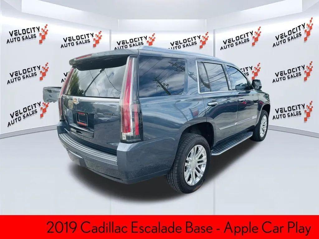 Cadillac Escalade - Thumbnail 5