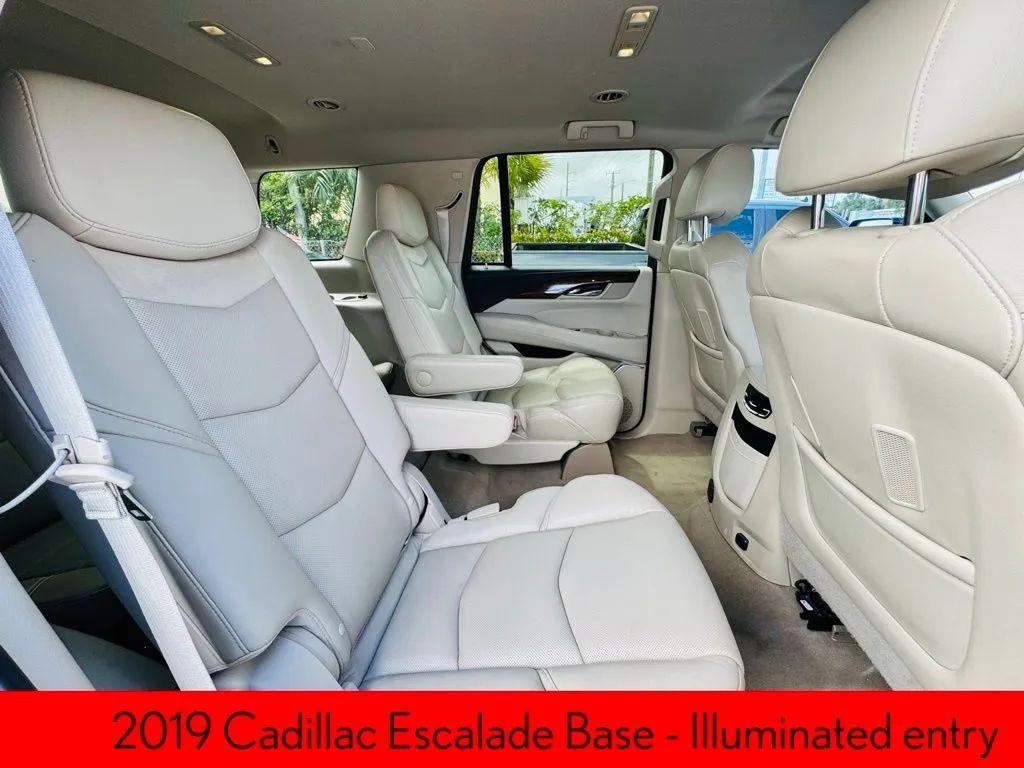 Cadillac Escalade - Thumbnail 18