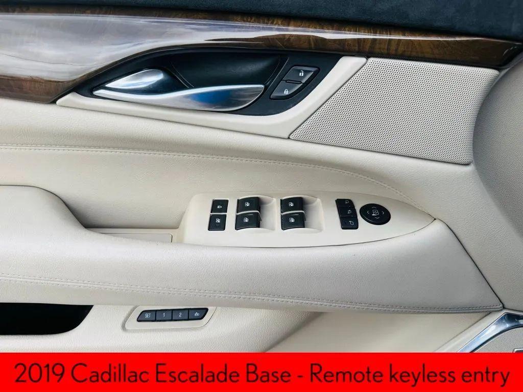 Cadillac Escalade - Thumbnail 11