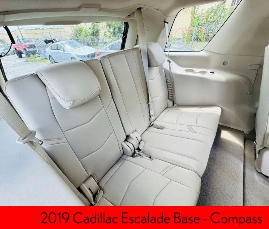 Cadillac Escalade - Thumbnail 19