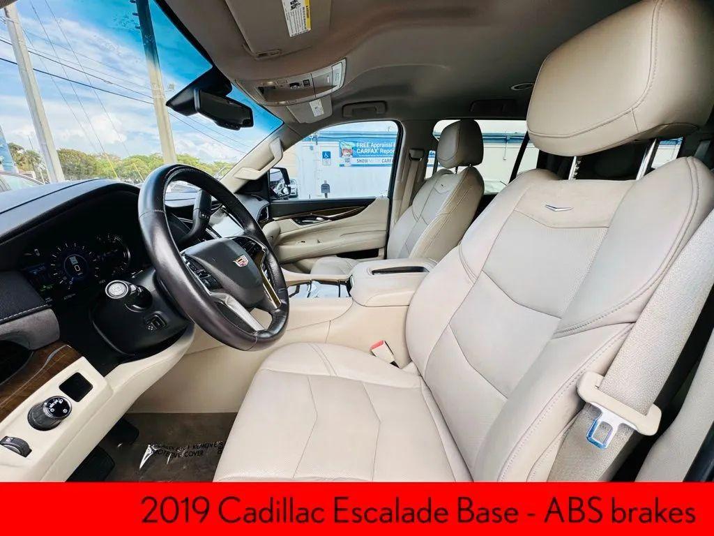 Cadillac Escalade - Thumbnail 14