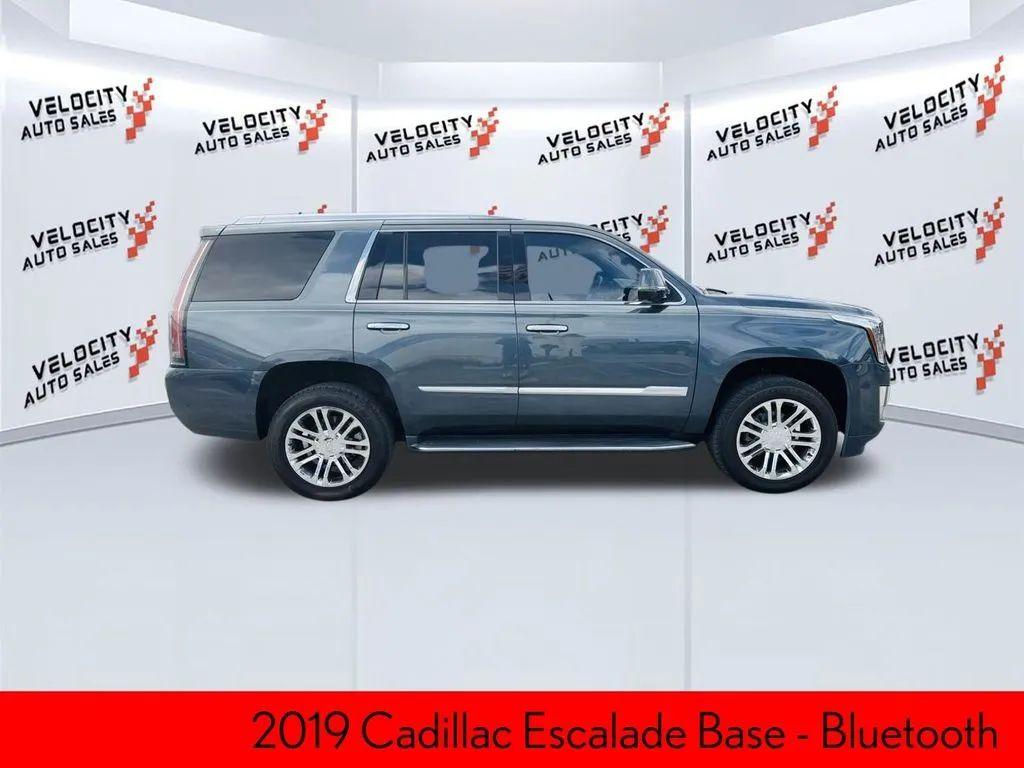 Cadillac Escalade - Thumbnail 4