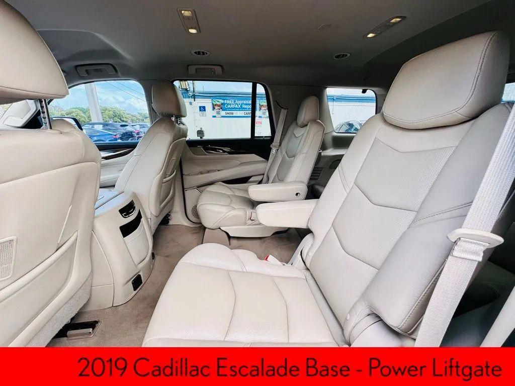 Cadillac Escalade - Thumbnail 15