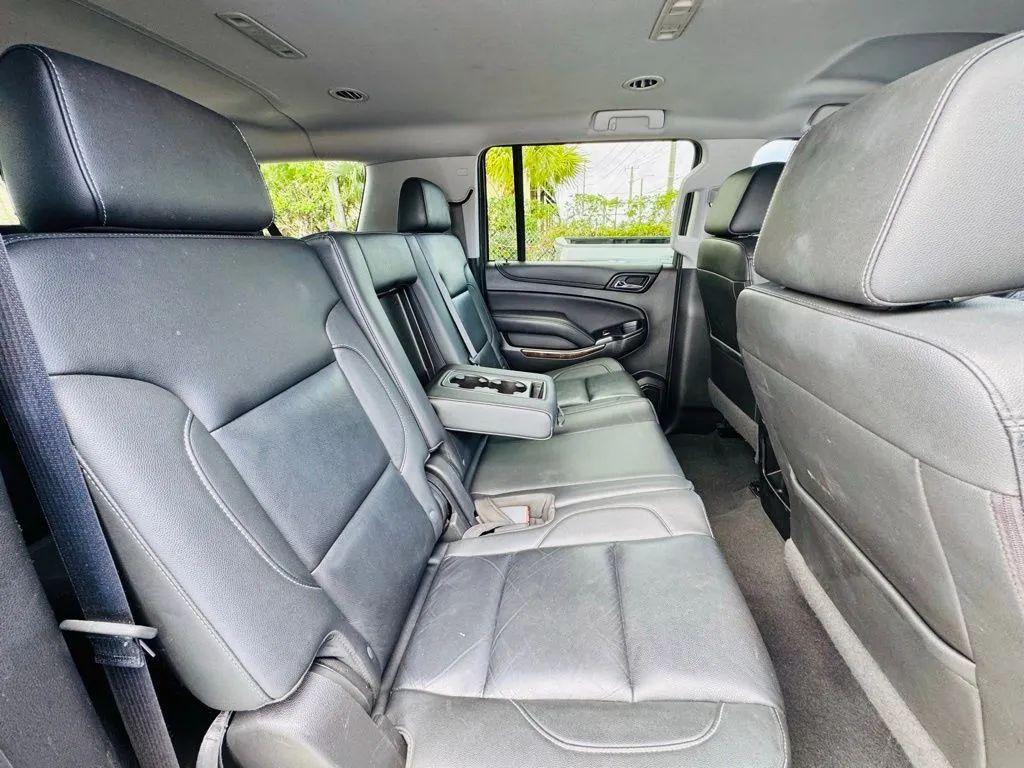Chevrolet Suburban - Thumbnail 18