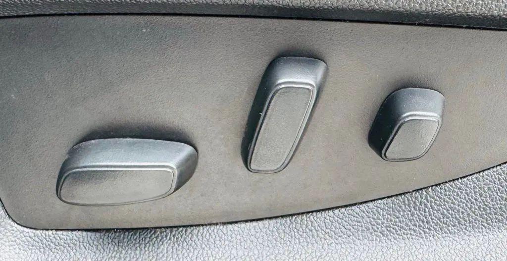 Chevrolet Suburban - Thumbnail 12