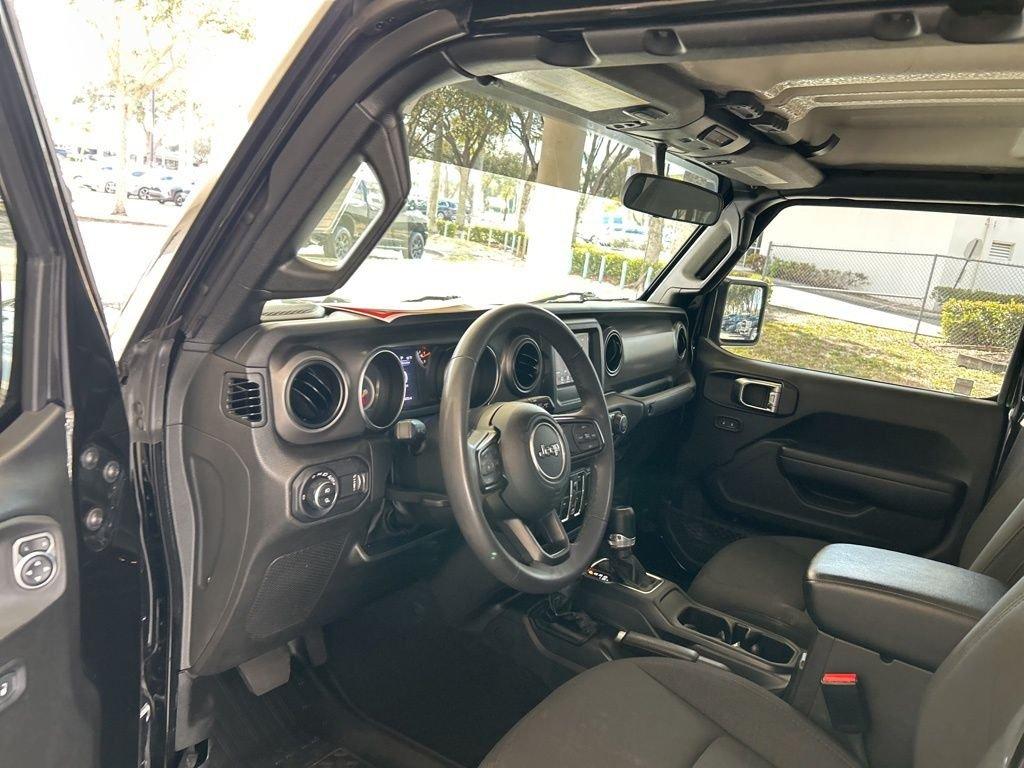 Jeep Gladiator Sport - Thumbnail 6