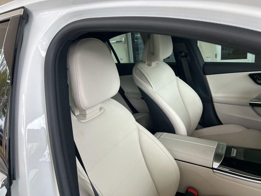 Mercedes-Benz C 300 - Thumbnail 18