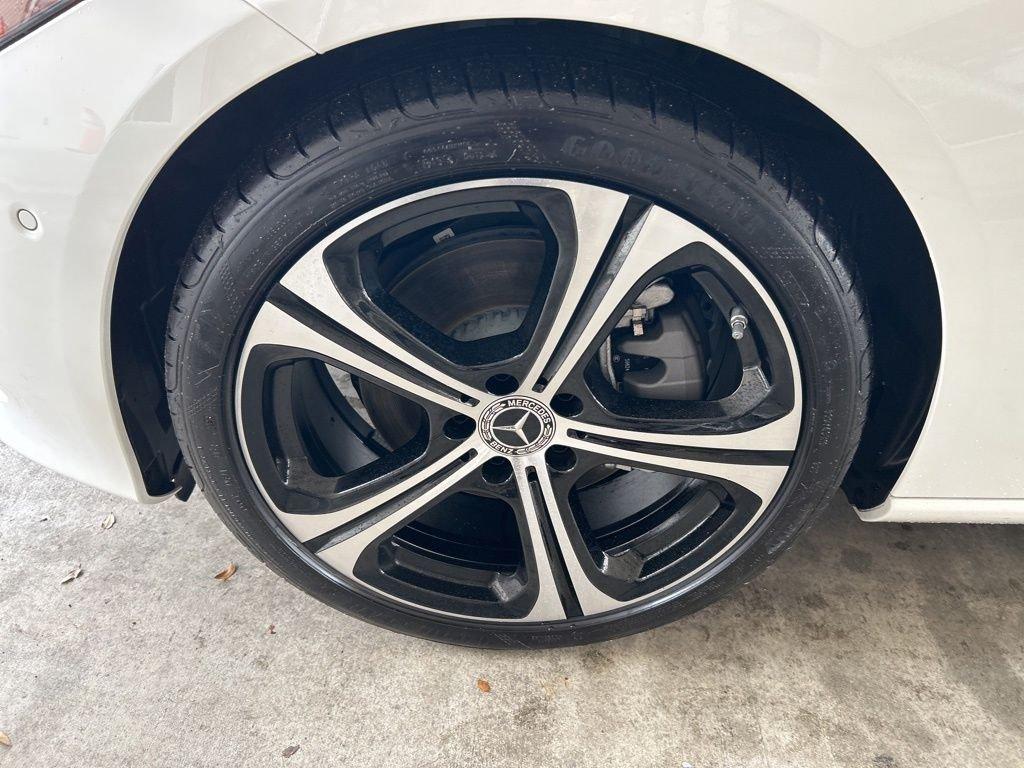 Mercedes-Benz C 300 - Thumbnail 13