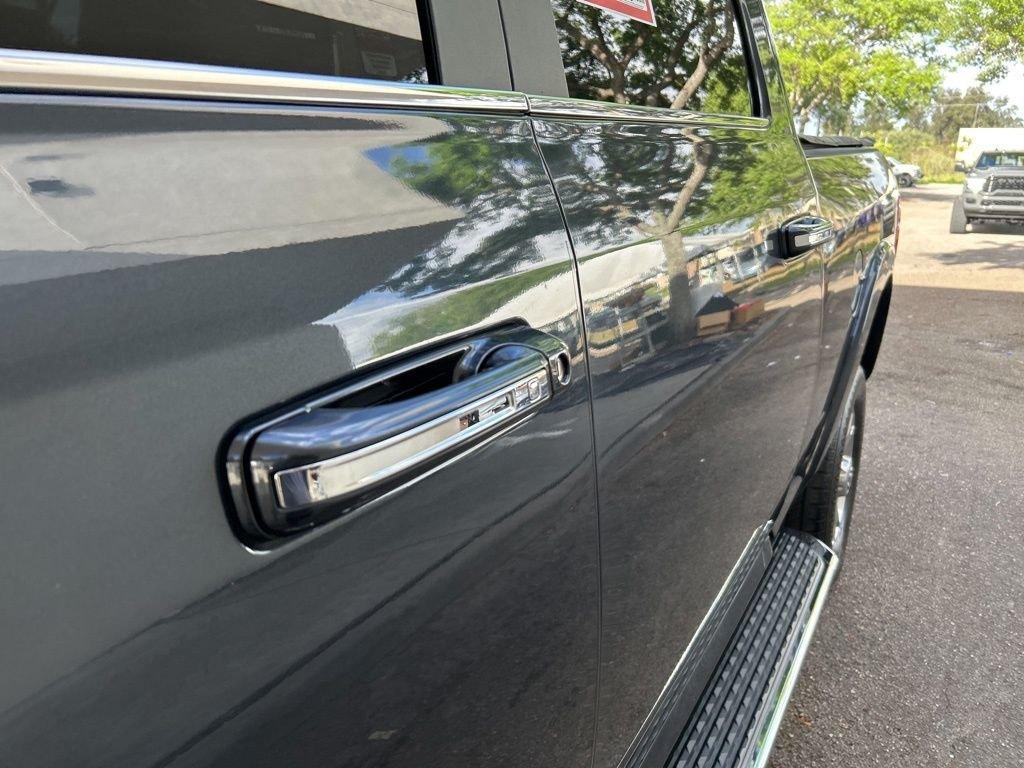 Ram 2500 Laramie - Thumbnail 18