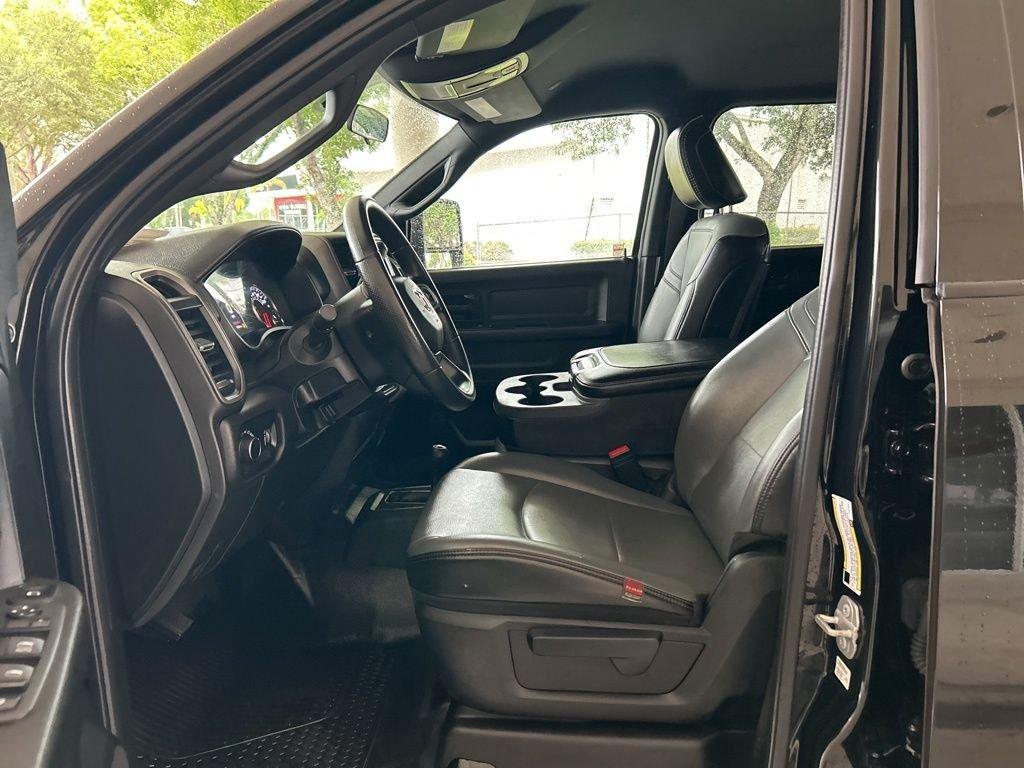 Ram 3500 Tradesman - Thumbnail 5