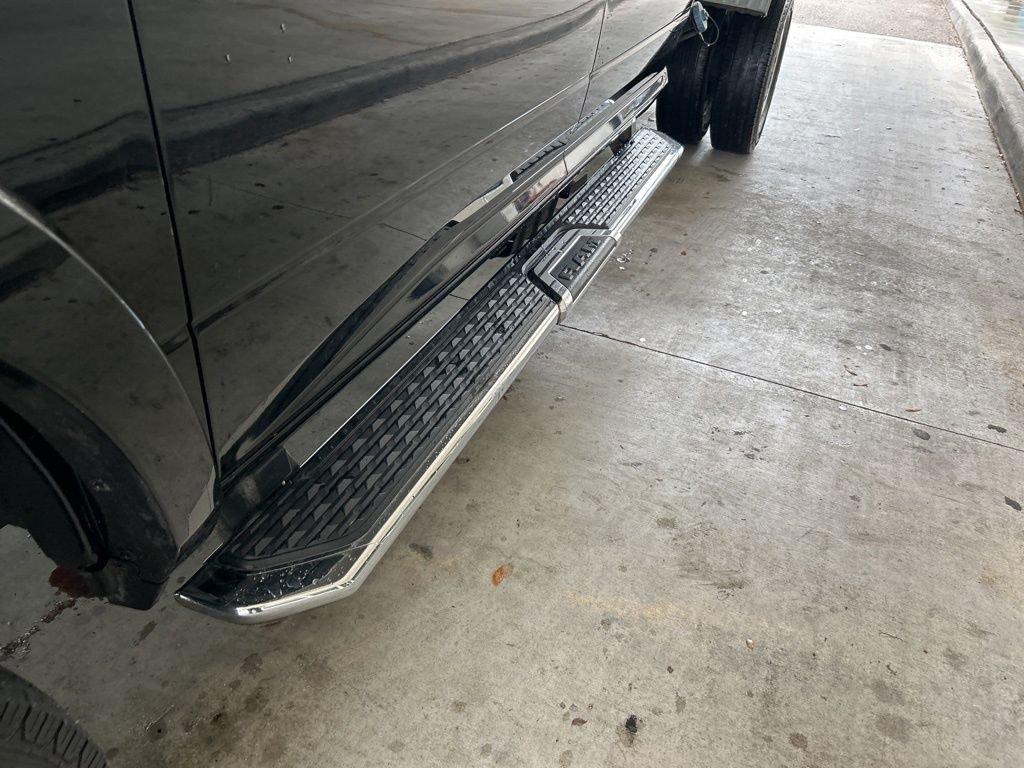 Ram 3500 Tradesman - Thumbnail 16