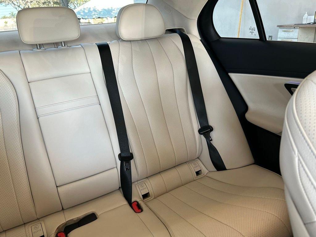 Mercedes-Benz E 350 - Thumbnail 13