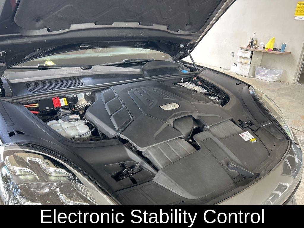 Porsche Cayenne Base - Thumbnail 11