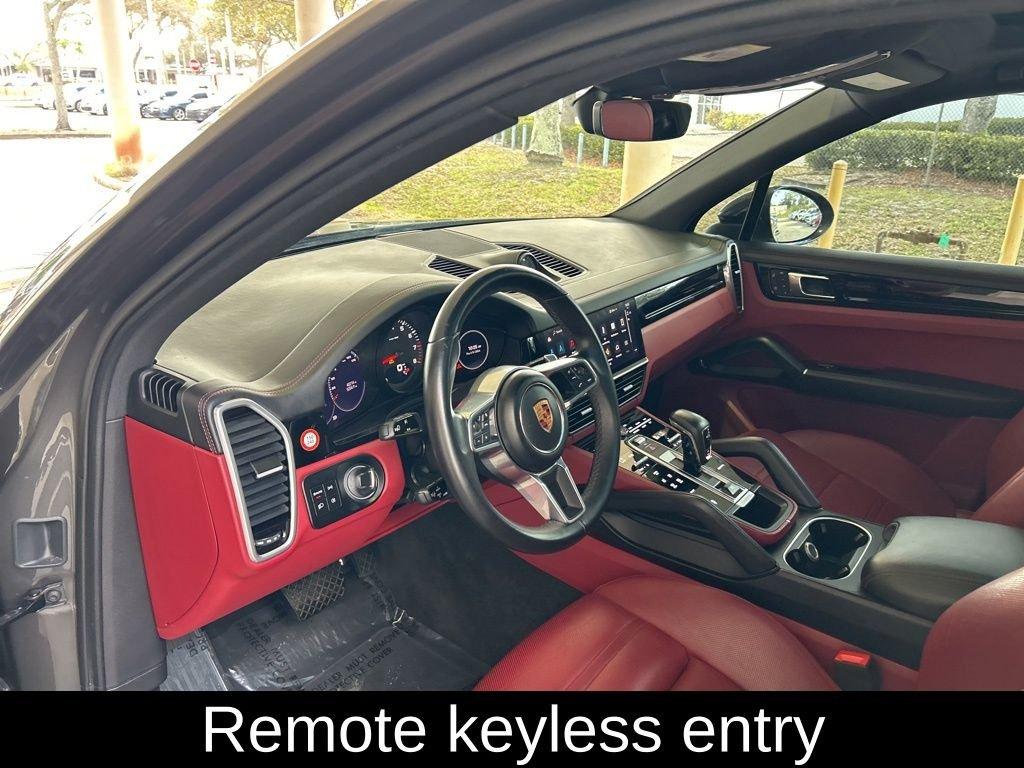 Porsche Cayenne Base - Thumbnail 6