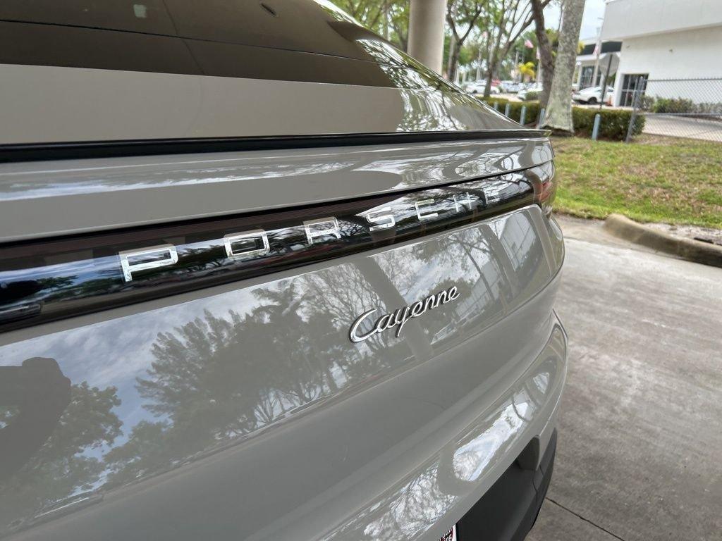 Porsche Cayenne Coupe Base - Thumbnail 18