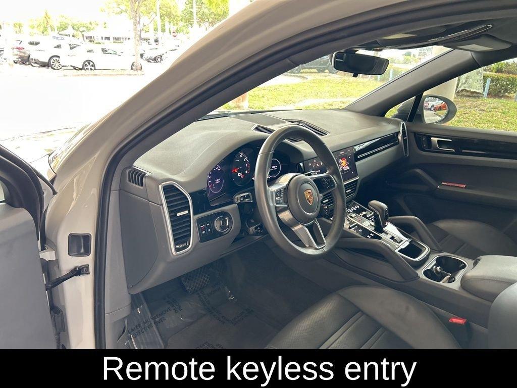 Porsche Cayenne Coupe Base - Thumbnail 6