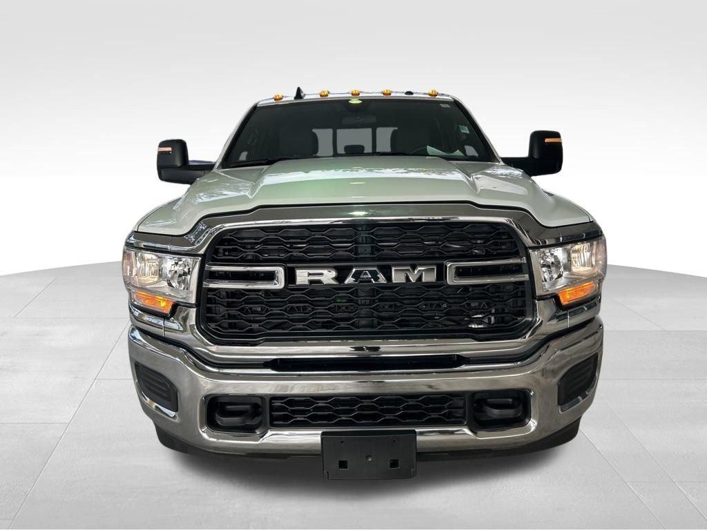 Ram 3500 Tradesman - Thumbnail 13