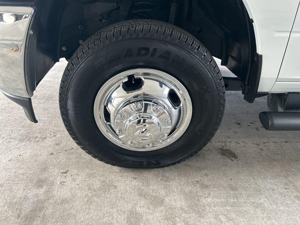 Ram 3500 Tradesman - Thumbnail 14