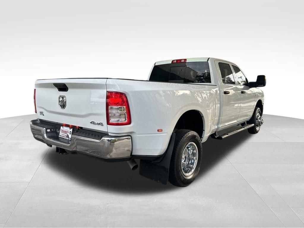 Ram 3500 Tradesman - Thumbnail 3
