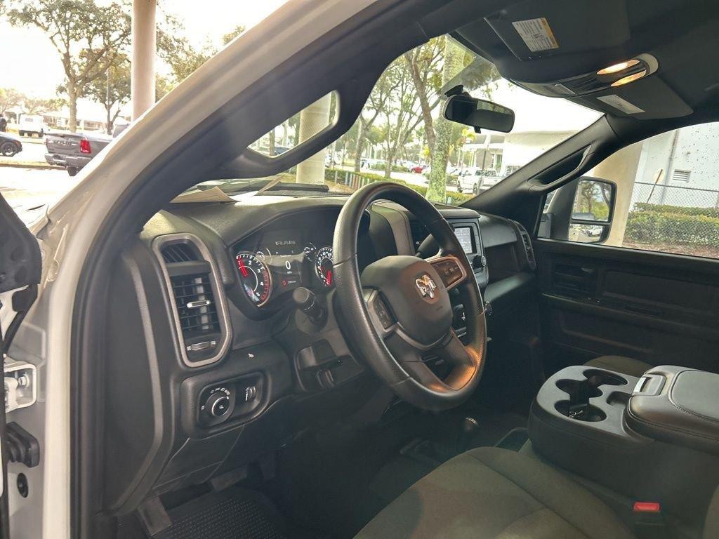 Ram 3500 Tradesman - Thumbnail 6