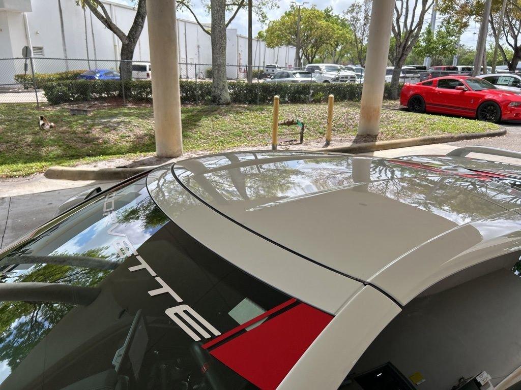 Chevrolet Corvette Stingray - Thumbnail 17