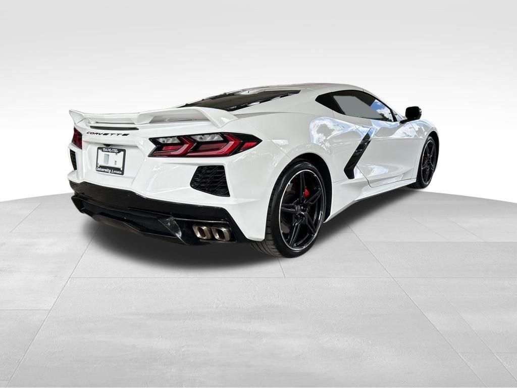 Chevrolet Corvette Stingray - Thumbnail 3