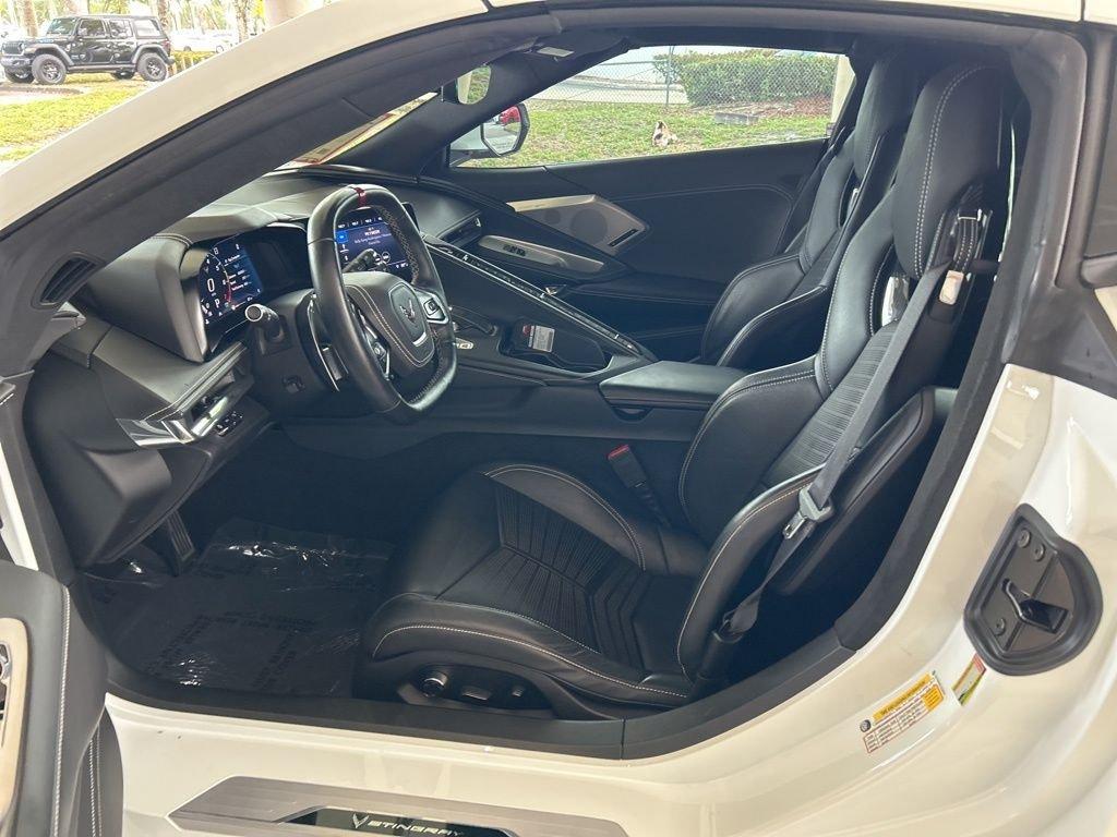 Chevrolet Corvette Stingray - Thumbnail 5