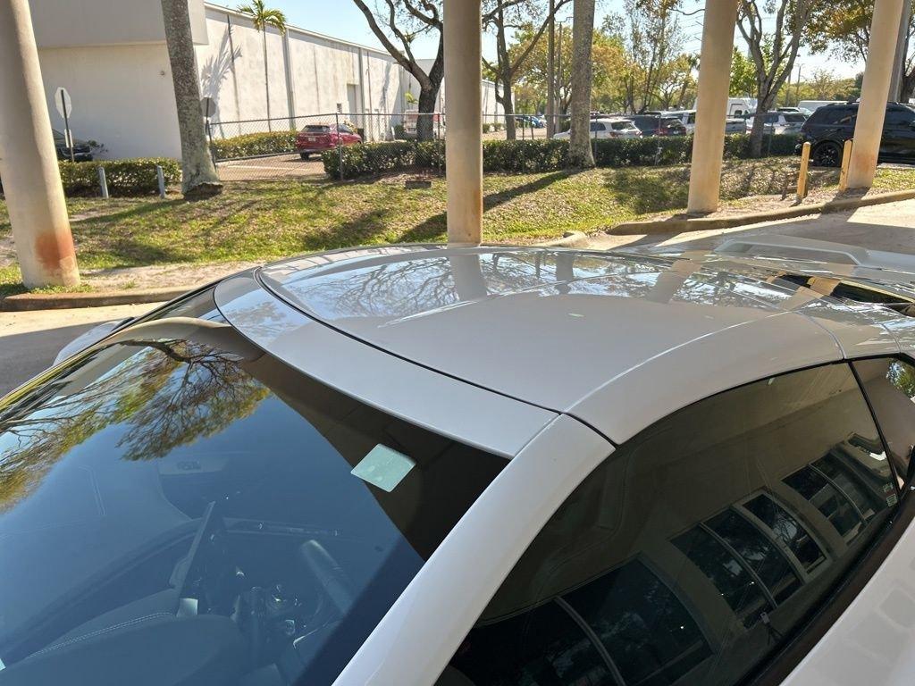 Chevrolet Corvette Stingray - Thumbnail 16