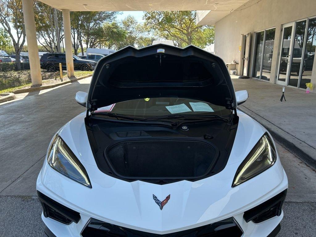 Chevrolet Corvette Stingray - Thumbnail 11